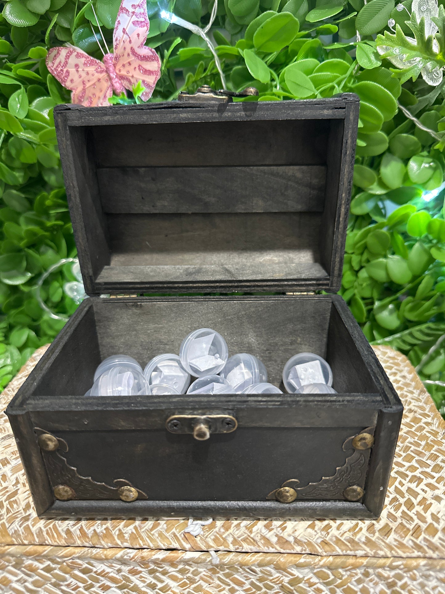 Mystery Crystal Capsule Scoop