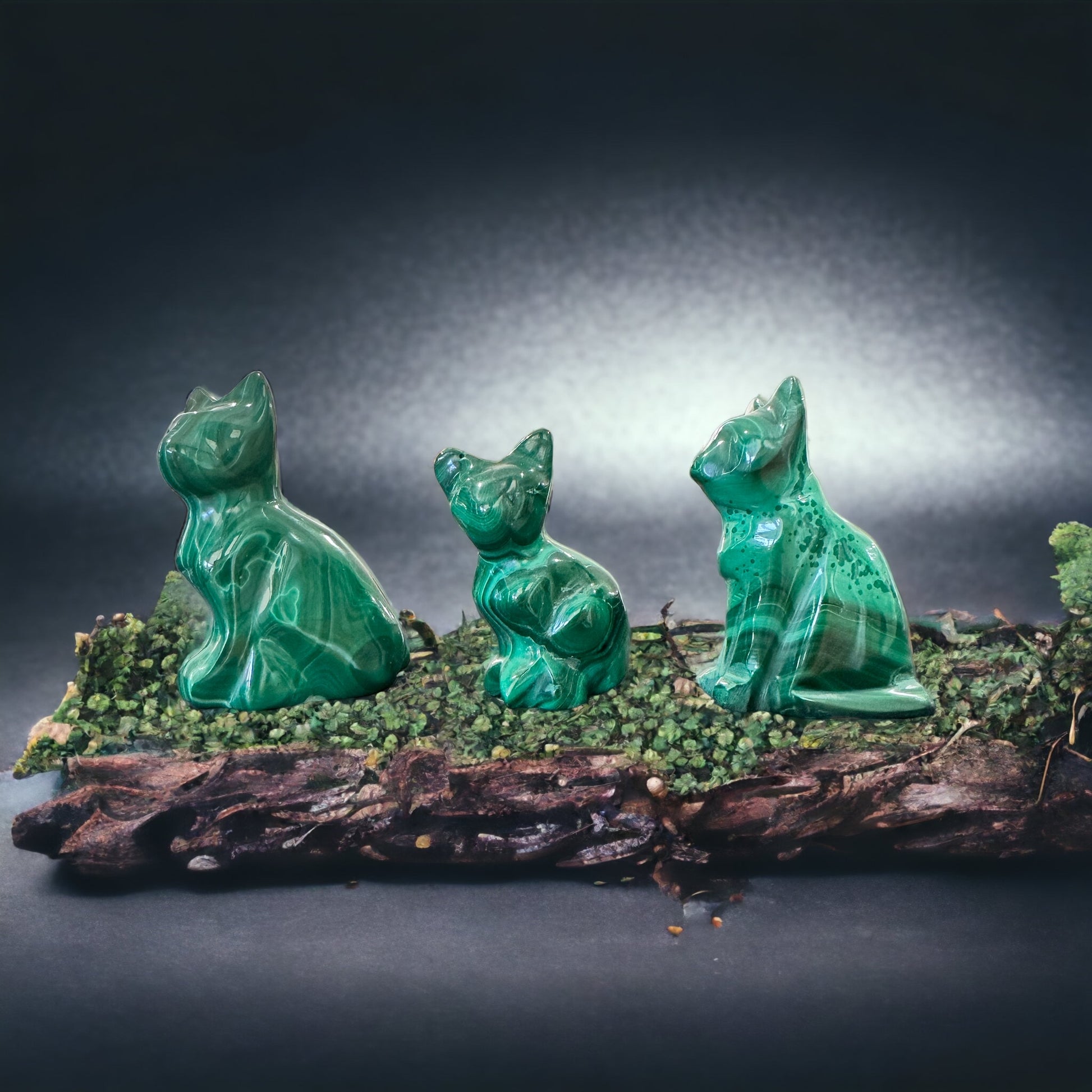 Malachite cat crystal carving