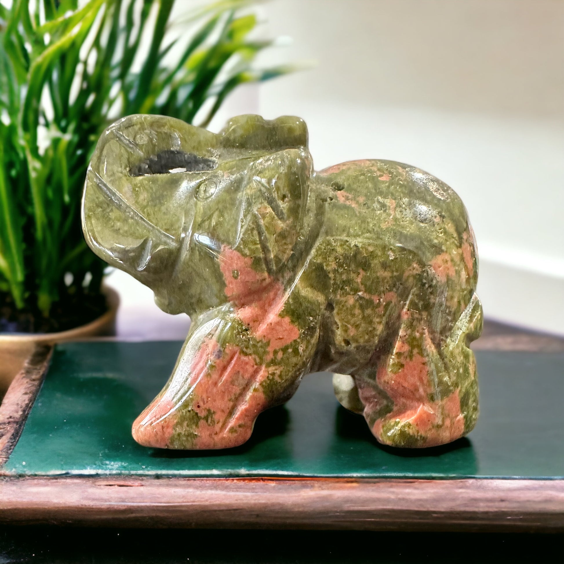 Elephant crystal carving