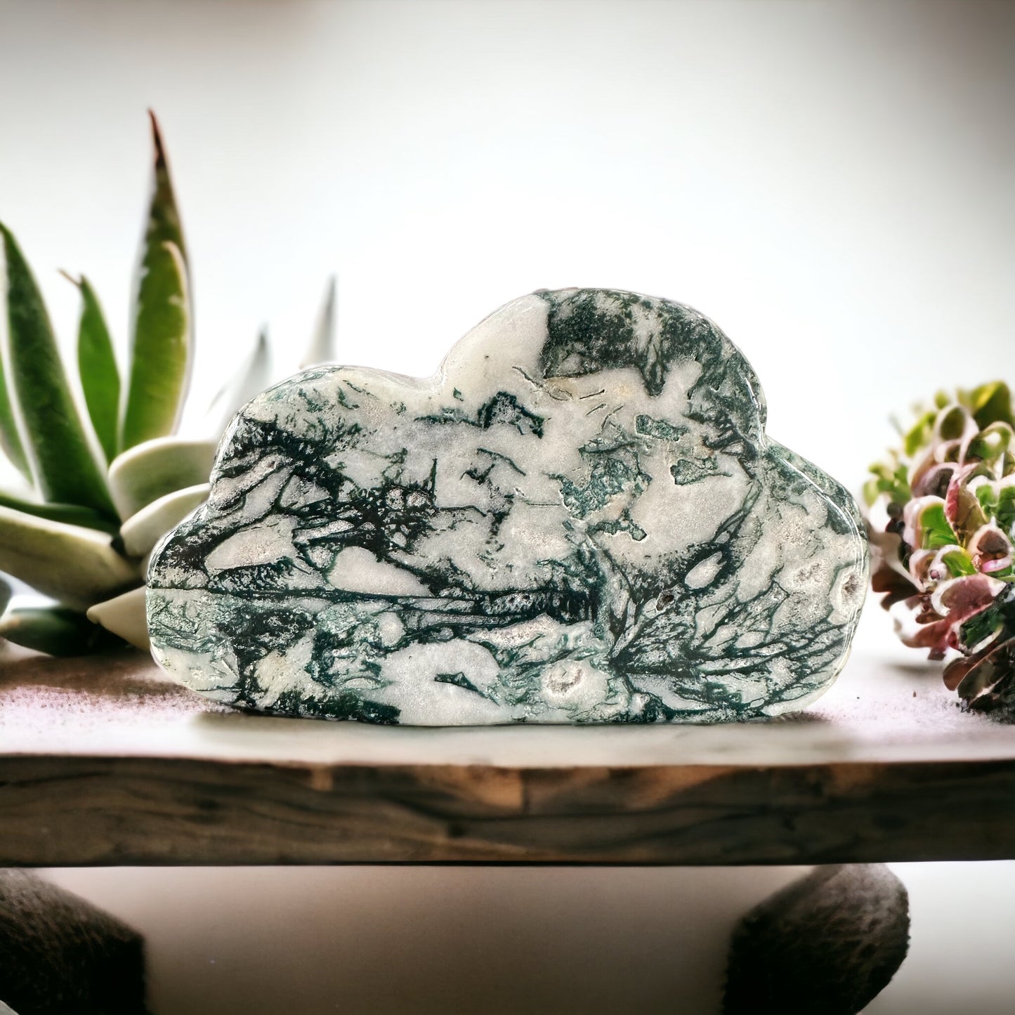 Crystal moss agate cloud carving