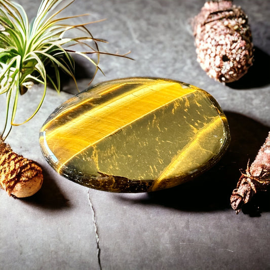 Tiger eye crystal palm stone