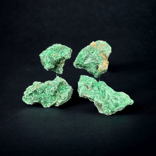 Malachite specimen crystal