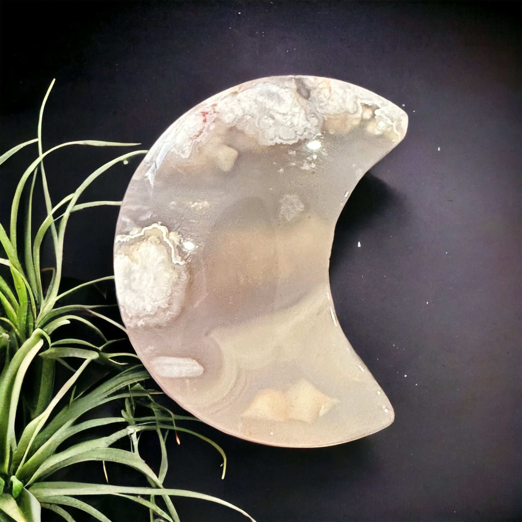 Crystal flower agate star and moon carving