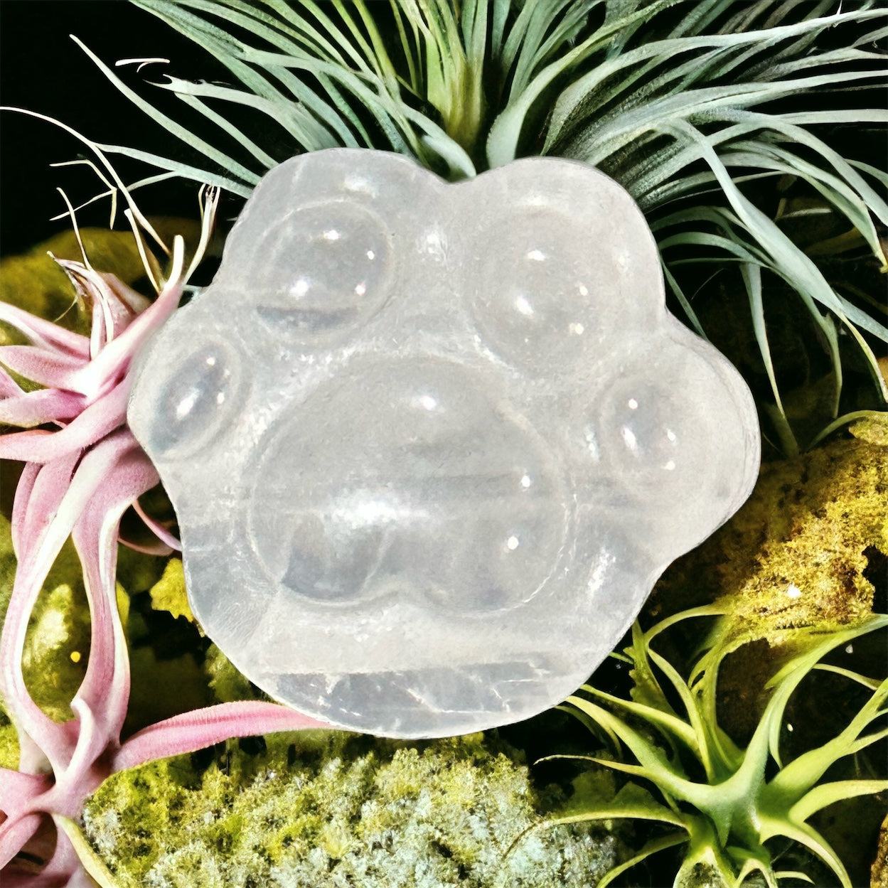 Crystal paw carving