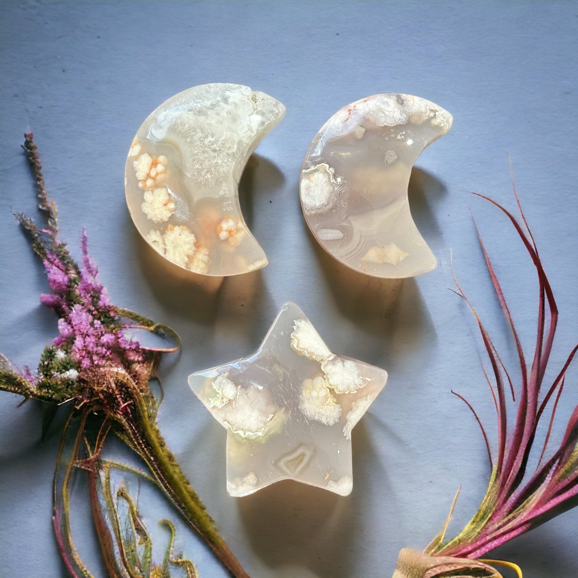 Crystal flower agate star and moon carving