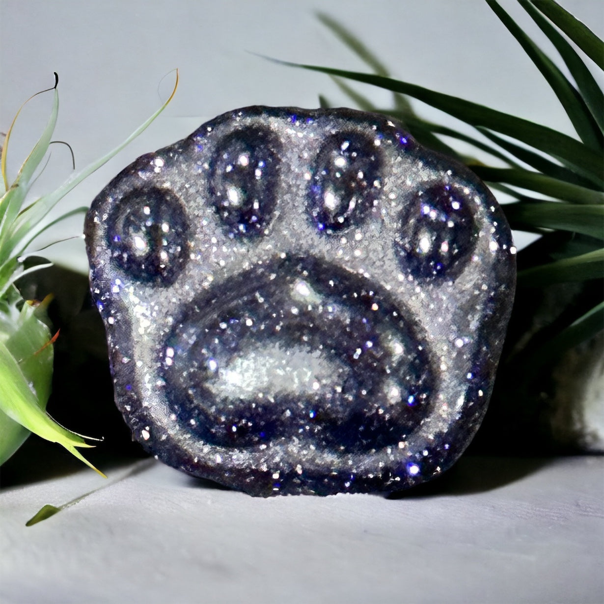 Crystal paw carving