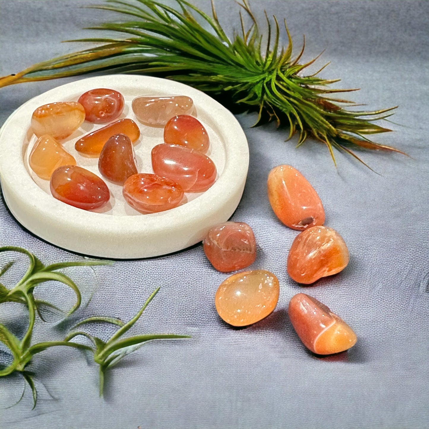 Carnelian tumble crystal - small